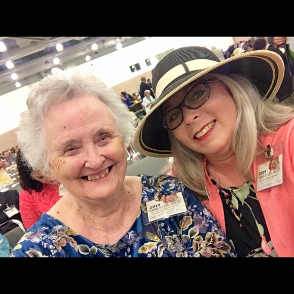 Meet your Posher, Dawn - Picture 4 of 4